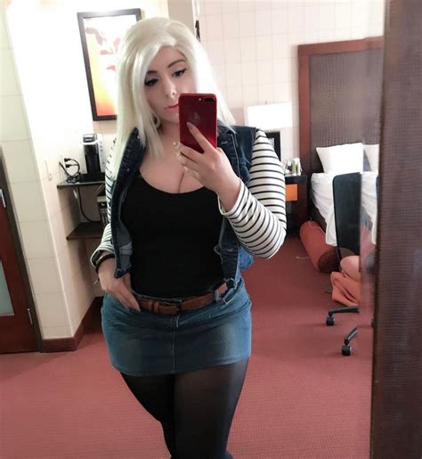 Momokun (Mariah Mallad).